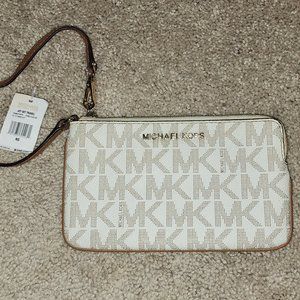 Michael Kors Jet Set Travel Bag